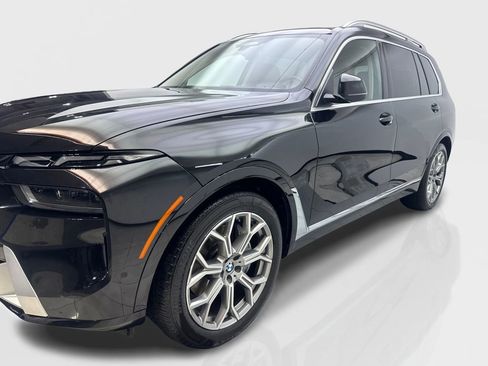 Used 2023 BMW X7 xDrive40i AWD/4WD image 11