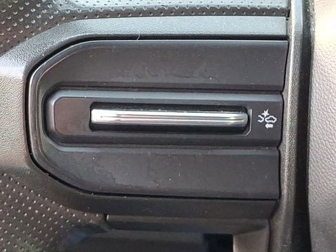 Used 2023 Chevrolet Colorado W/T RWD image 21