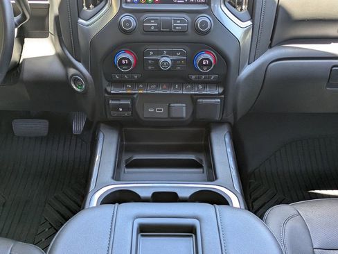 Used 2022 Chevrolet Silverado 1500 LTZ AWD/4WD image 18