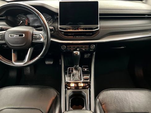 Used 2022 Jeep Compass Limited image 13