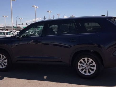 Used 2026 Toyota Grand Highlander AWD image 7