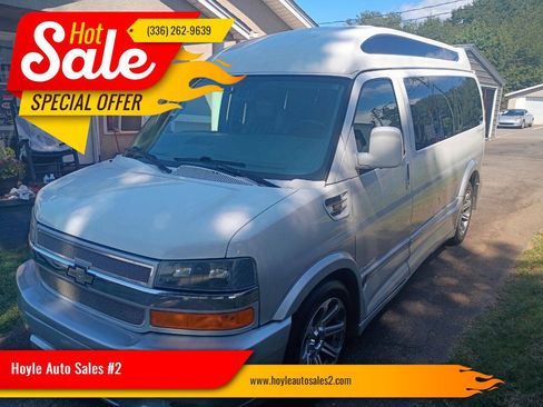 Used 2017 Chevrolet Express 2500 RWD image 1