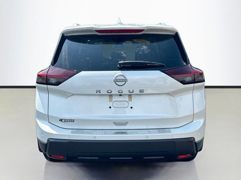 Used 2026 Nissan Rogue SV w/ SV Premium Package FWD image 6