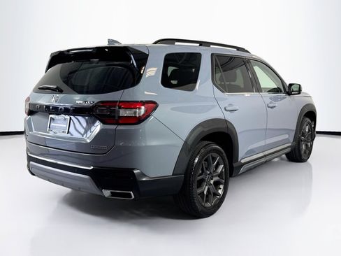 Used 2023 Honda Pilot Touring image 9