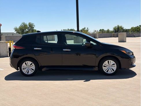 Used 2025 Nissan Leaf S FWD image 9