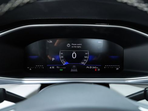 New 2026 Volkswagen Taos SE FWD image 27