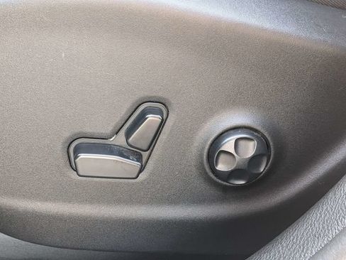 Used 2019 Jeep Cherokee Limited AWD/4WD image 20