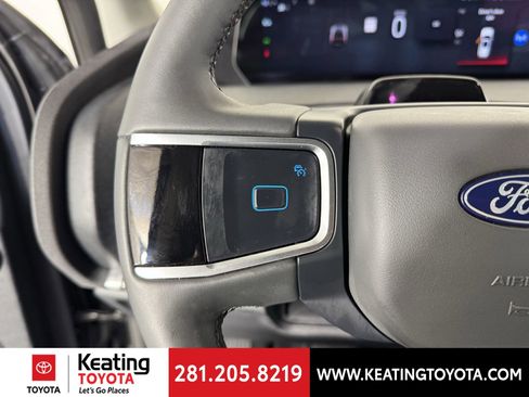 Used 2025 Ford Expedition Active image 27