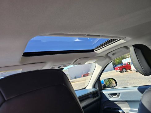 New 2025 Ford Maverick Lobo image 7