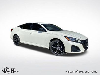 Used 2023 Nissan Altima 2.5 SR w/ SR Premium Package