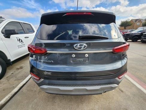 Used 2019 Hyundai Santa Fe SE image 5