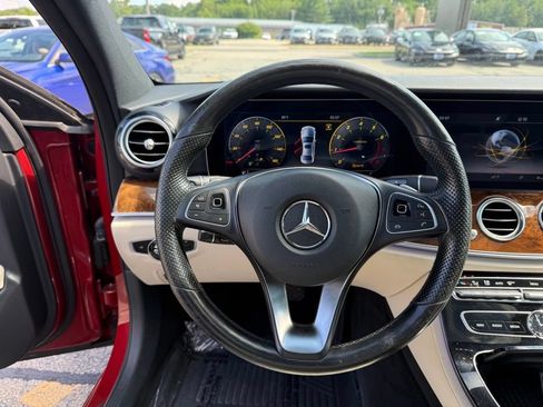 Used 2018 Mercedes-Benz E 300 4MATIC image 12