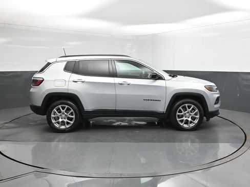 Used 2024 Jeep Compass Latitude image 26
