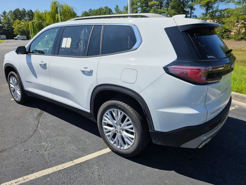 Used 2026 GMC Acadia Elevation w/ Elevation Premium Package FWD image 15