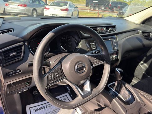 Used 2019 Nissan Rogue Sport S image 24