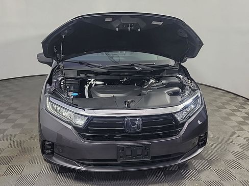 Certified 2024 Honda Odyssey Touring image 14