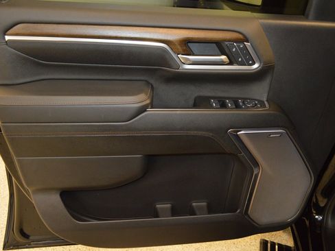 Used 2024 Chevrolet Silverado 2500 High Country w/ Midnight Edition image 14