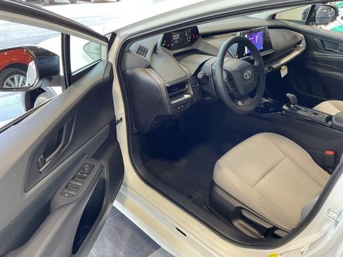 New 2026 Toyota Prius LE image 9