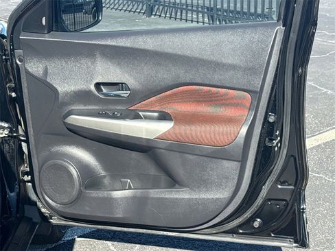 Used 2018 Nissan Kicks SR w/ Exterior Package image 15