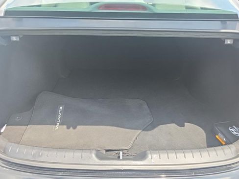 Used 2023 Hyundai Elantra SEL FWD image 18