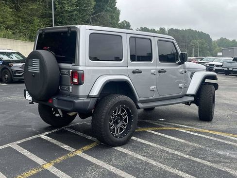 Used 2018 Jeep Wrangler Unlimited Sahara w/ Dual Top Group AWD/4WD image 3
