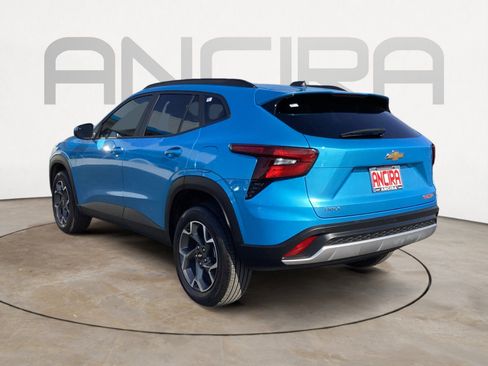 Used 2025 Chevrolet Trax LT w/ Driver Confidence Package image 12