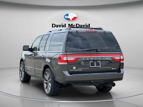 Used 2016 Lincoln Navigator Reserve RWD image 6