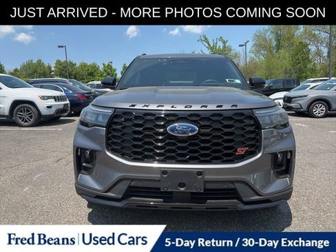Used 2025 Ford Explorer ST w/ Sun And Sound Package AWD/4WD image 2