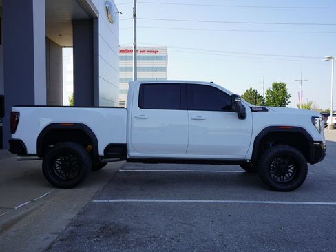 Used 2024 GMC Sierra 2500 AT4X AWD/4WD image 12