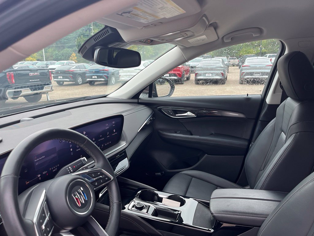Used 2025 Buick Envision Preferred AWD/4WD image 18