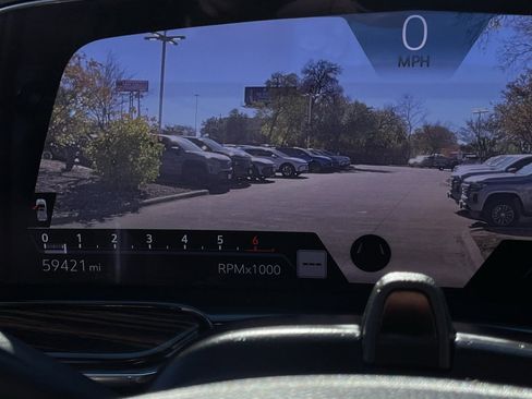 Used 2023 Cadillac Escalade ESV Premium Luxury image 15