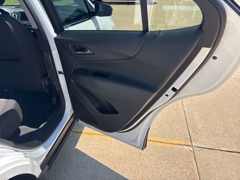 Used 2024 Chevrolet Equinox LT w/ LPO, Floor Liner Package FWD image 20