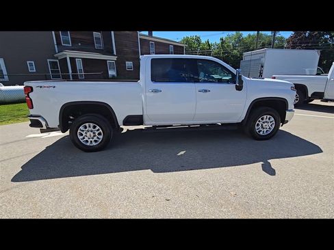 Used 2026 Chevrolet Silverado 3500 LTZ w/ LTZ Convenience Package AWD/4WD image 9