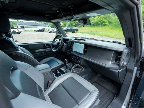 Used 2024 Ford Bronco Big Bend w/ Sasquatch Package AWD/4WD image 26