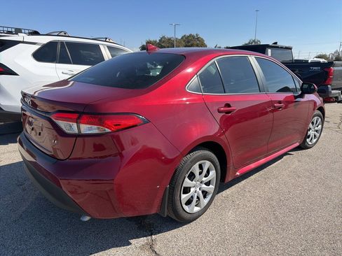 Used 2025 Toyota Corolla LE image 4