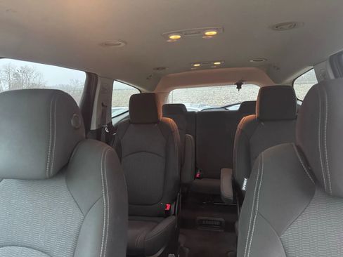 Used 2017 Chevrolet Traverse LT image 20