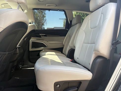 Used 2022 Kia Telluride EX w/ EX Premium Package FWD image 11