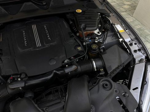 Used 2014 Jaguar XJ R LWB RWD image 47