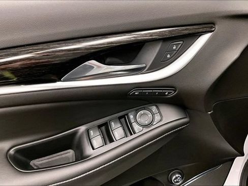 Used 2021 Buick Enclave Avenir w/ Avenir Technology Package FWD image 31