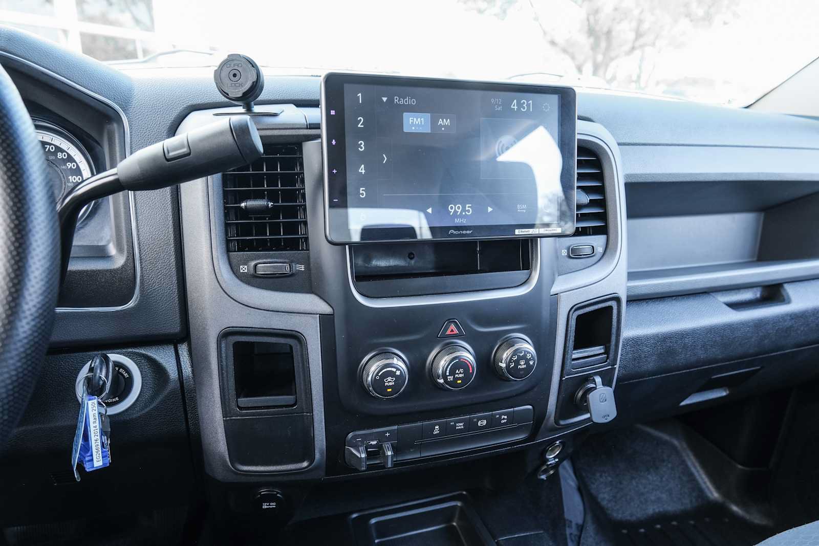 Used 2014 RAM 2500 Tradesman w/ Chrome Appearance Group AWD/4WD image 39