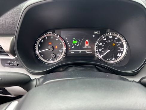 Used 2023 Toyota Highlander L image 18