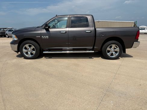 Used 2017 RAM 1500 Big Horn AWD/4WD image 3