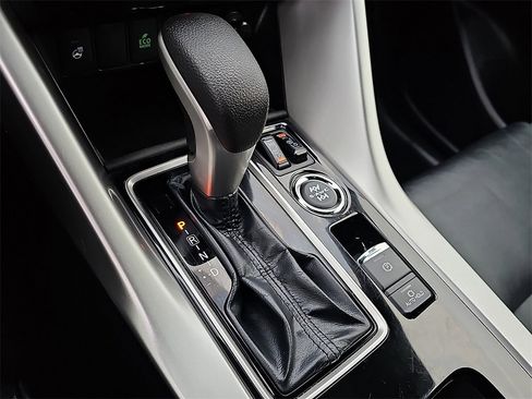 Used 2024 Mitsubishi Eclipse Cross SEL image 15