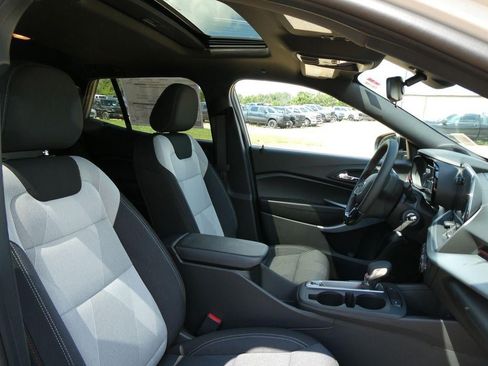 New 2026 Chevrolet Trax RS w/ Sunroof Package FWD image 9