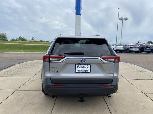 Used 2020 Toyota RAV4 XLE w/ Convenience Package AWD/4WD image 8