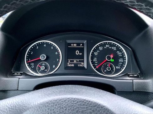 Used 2017 Volkswagen Tiguan S image 12