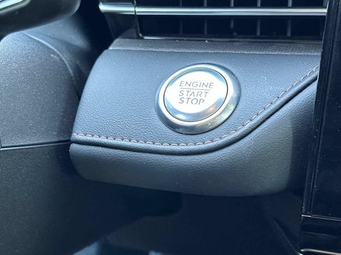 Used 2026 Lincoln Nautilus Premier AWD/4WD image 22