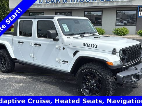 Used 2024 Jeep Gladiator Sport AWD/4WD image 1