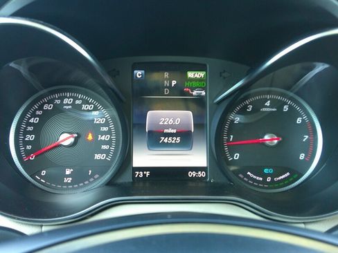 Used 2019 Mercedes-Benz GLC 350e 4MATIC image 25