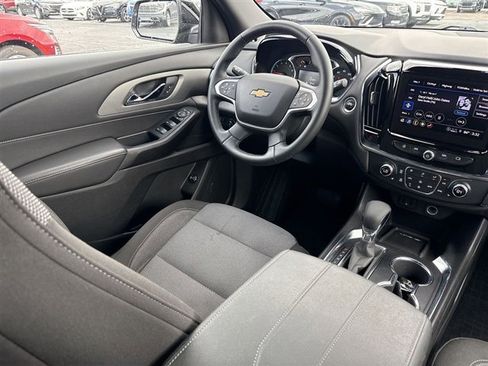 Used 2024 Chevrolet Traverse LT FWD image 13